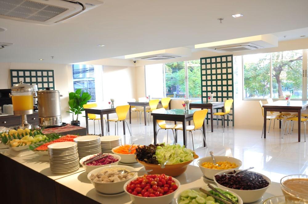 Mayflower Grande Hotel Chiang Mai Dış mekan fotoğraf