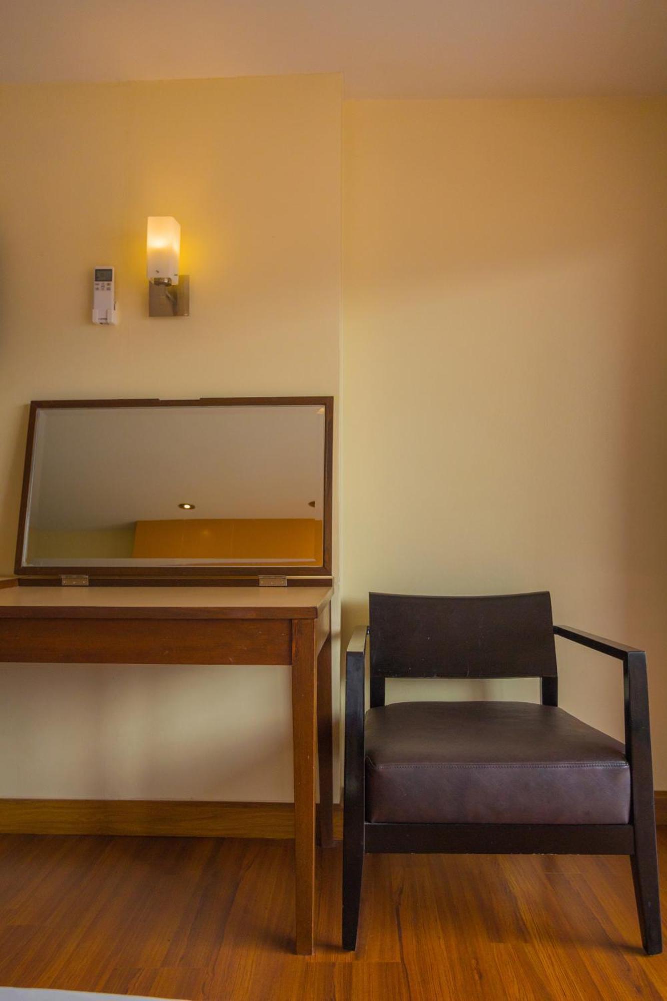 Mayflower Grande Hotel Chiang Mai Dış mekan fotoğraf