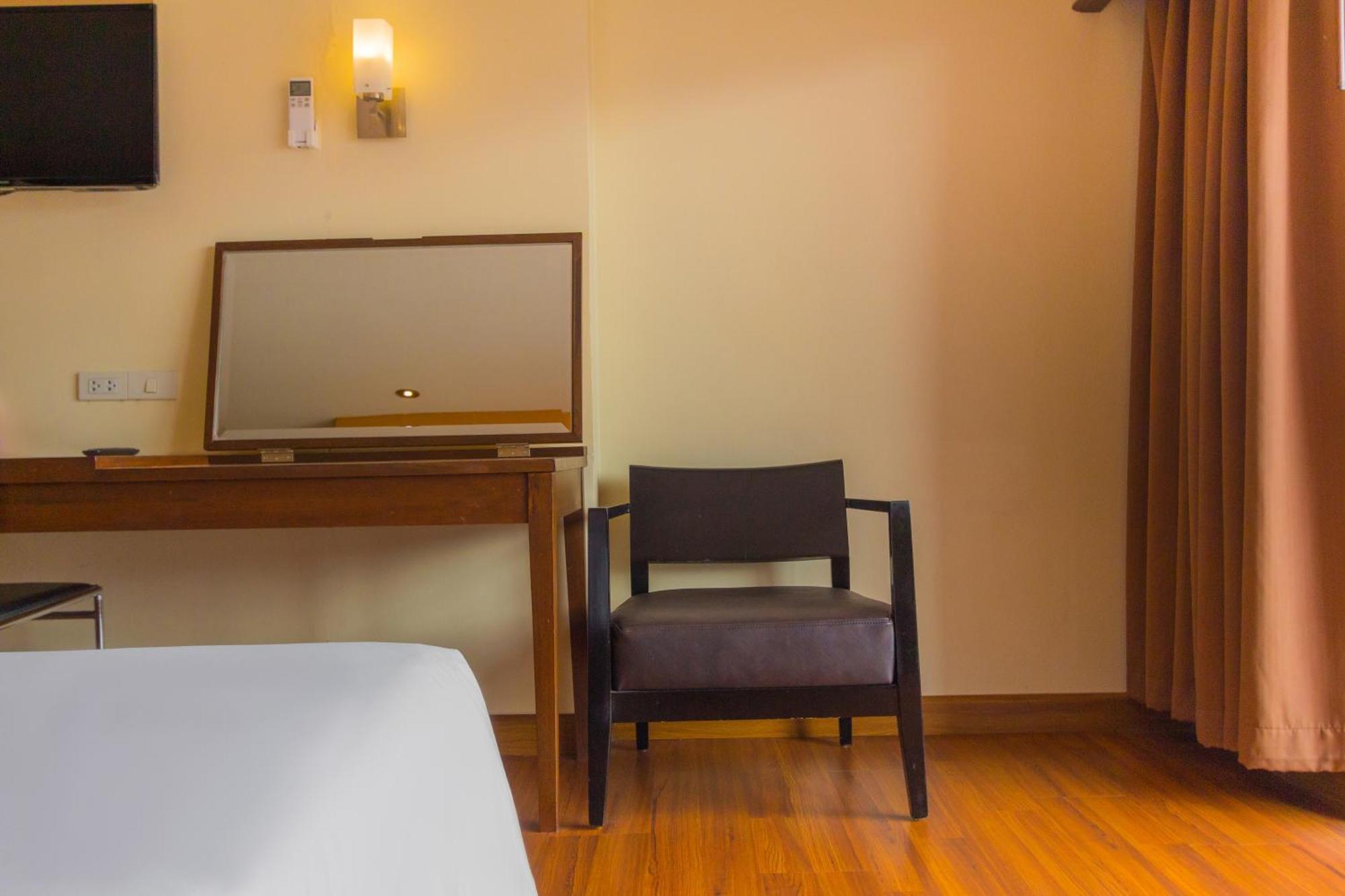 Mayflower Grande Hotel Chiang Mai Dış mekan fotoğraf