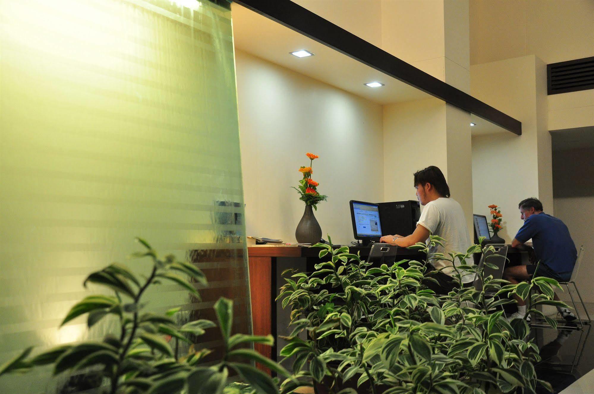 Mayflower Grande Hotel Chiang Mai Dış mekan fotoğraf